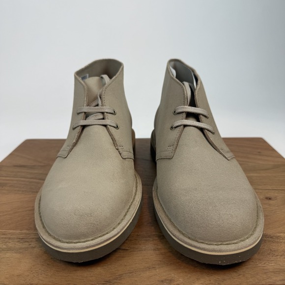 New Mens Clarks Shepton Beige Nubuck Distressed Casual Chukka Boots Size 9 M NIB main image 4